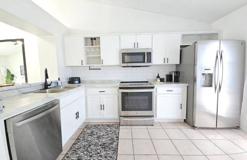 WaterView 4 miles to Disney 3Br 2Ba Pool Home - Foto 4