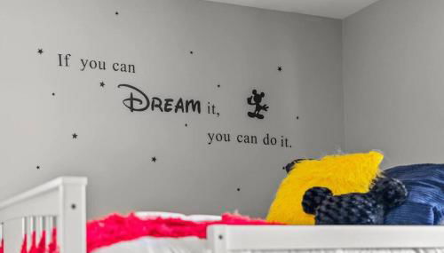 Zestlife-LuxuryEscape-ThemedRooms-Pool-GameRoom - Foto 3