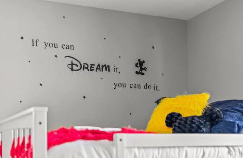 Zestlife-LuxuryEscape-ThemedRooms-Pool-GameRoom - Foto 3