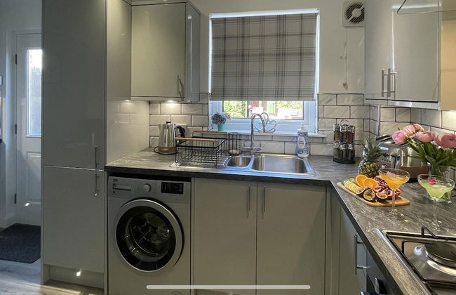 Stylish Scottish House With Garden and Parking - Foto 9