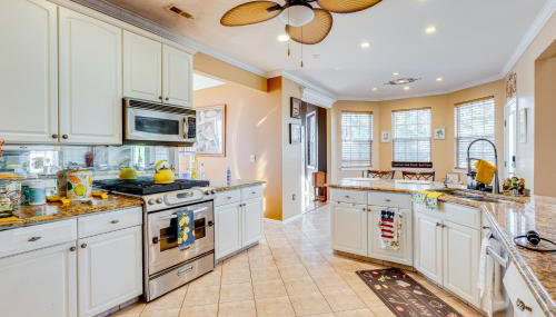 Theater and Game Room at Trenton Area Home - Foto 2