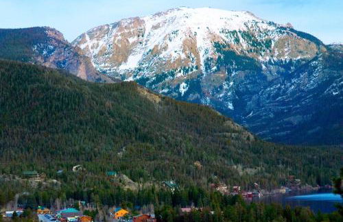 Fireplace and Deck Modern Cabin in Grand Lake! - Foto 38