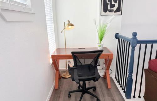 Cozy Lakeview Retreat Home - Photo 17