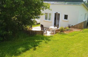 Het rustige huisje in de velden met wifi , leidingwater,enz - Photo 1