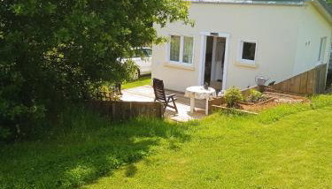 Het rustige huisje in de velden met wifi , leidingwater,enz - Photo 1, Garden, Garden view