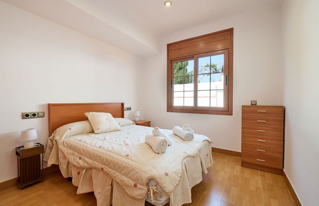 Marina in Blanes With 6 Bedrooms and 4 Bathrooms - Photo 8