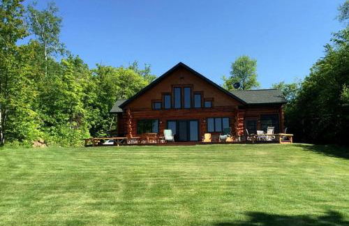 English Lake Escape -Custom Waterfront Log Cabin in Chequamegon National Forest - Foto 11