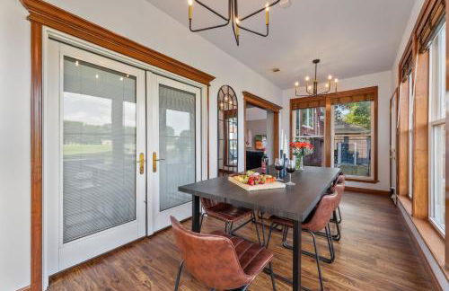 Golf-Side Luxe Escape Sleeps 13 Hot Tub & Theater - Foto 8