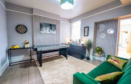 3BR 2Bath Home with Hot Tub Games Room By Stadium with Fast WiFi & Free Parking - Foto 25