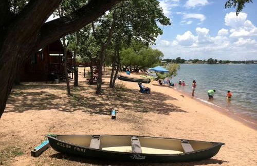 Peaceful Lakefront Cabin with Loft, Beach Access & Sunset Views in Buchanan Dam, Texas - Foto 43