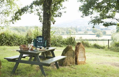 Downclose Piggeries - Photo 2