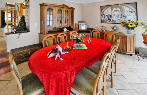 Cottage by Lake Ostrowieckie With Private Beach - Foto 6