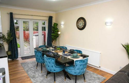 Large 4 Bedroom House Near Heathrow and M4 Free Parking - Foto 5