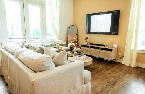 Downtown Escape - Backyard, Game room and Free Parking - Foto 34