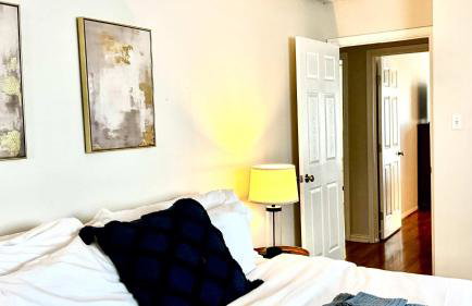 Stylish 4BR Retreat in Cypress - King Bed -Fireplace -Outdoor Patio - TVs in 4 Rooms - Foto 38