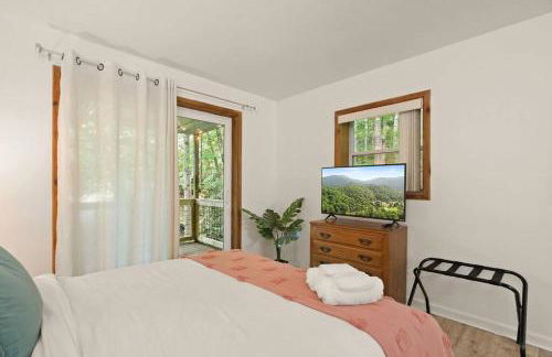 Cozy Mountain Chalet With Hot Tub Outdoor Movie Screen And Fire Place - Foto 18