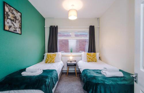 3BR Home Sleeps 6 Perfect for Short and Long Term Stays - Foto 35