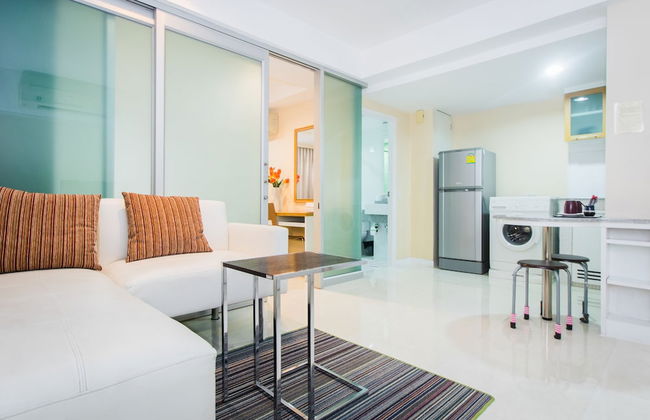 Silom convent garden - Photo 57