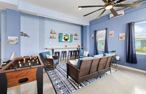 Spacious Home With Heated Pool! Sleeps 15! Billiard table! - Foto 32