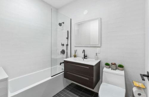 Top Notch 2BR in Upper East Mins to Central Park - Foto 6