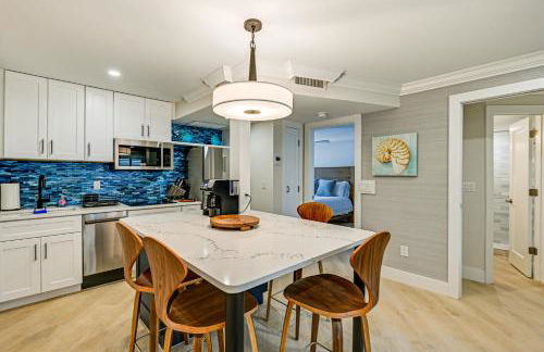 Upscale Naples Condo with Pool Access Walk to Pier! - Foto 9