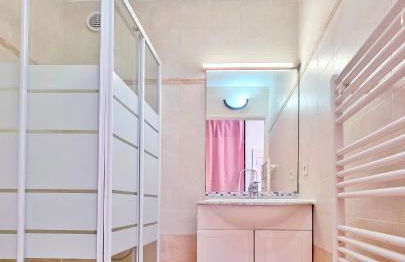 Studio près mer et aéroport - Studio near sea and airport - Photo 7