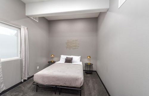 Modern Top Floor 2BR 1BA w Private Rooftop Patio South Hill Near Downtown - Foto 25