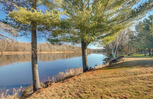 Pet-Friendly Tomahawk Home Deck and Private Hot Tub - Foto 23