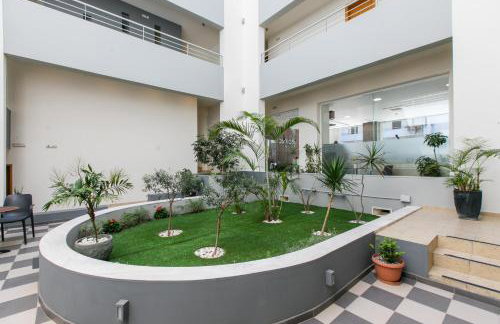 Cosmos Hotel - Photo 40