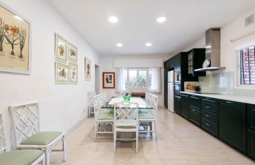 Queen Fabiola Villa, spacius home with private Pool in east Malaga - Photo 22