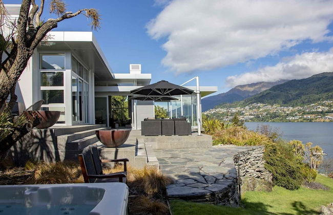 Supreme Lakefront Luxury Villa - Foto 16