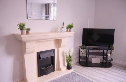 2BR City Centre Apartment By Travel Lets Short Term Rental Agency Derry With Free WiFi - Foto 6