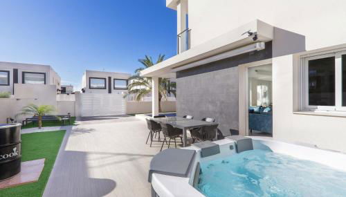 Casa Bos Dolpfin Wellness Luxury Entire Villa Pool & Jacuzzi Gran Alacant near Beach - Photo 4