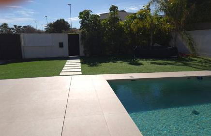 Ultra-Modern 5-Bed Luxury Chalet with Private Pool & Home Cinema 13 Min To Beach - Foto 54