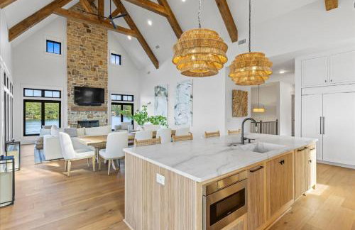 Luxe Lake Martin Home Pool Hot Tub Boat Dock - Foto 17