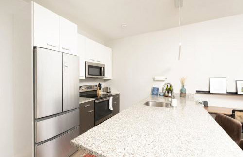 Walker's Point Apt with Gym and Balcony - Foto 9