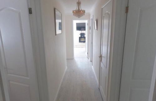 Family Bungalow with Private Pool - Photo 9