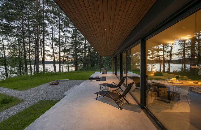 The Lake. Unique Waterfront Villa - Photo 33