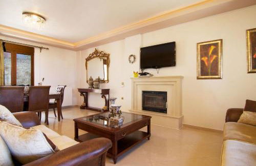 Elena Villa, an Authentic Retreat with Private Pool, By ThinkVilla - Foto 16