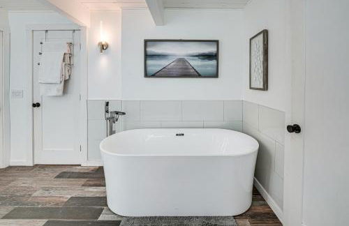 Stylish Bellingham Home with Lake and Mountain Views! - Foto 16