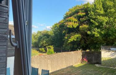 Charmante maison en pierre, avec terrasse et jardin privé - Photo 7