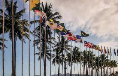 Apartamento em Santos no Gonzaga em frente a praia - Foto 37