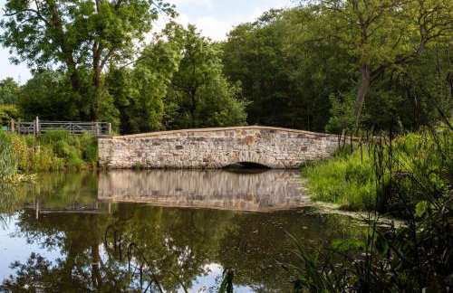Beautiful 1 bed Glamping pod in Battle - Photo 28