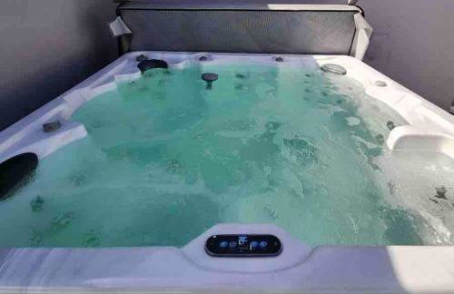 Heated Pool Gameroom Lux House near Beach - Foto 25