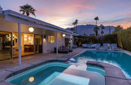 Mid Century Mood House by ACME House Company - Foto 1