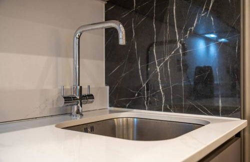 Central 3 Bed Flat 8 Min Walk To City Centre - Pass the Keys - Foto 13