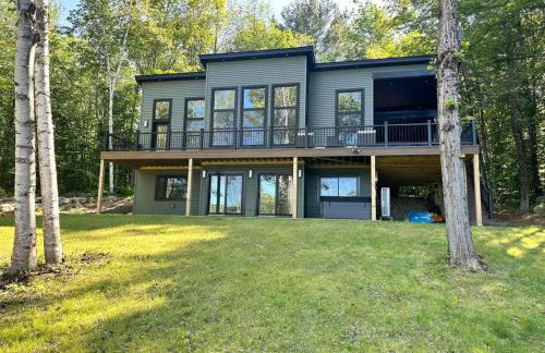 Luxe Modern Lakefront Oasis - Hot Tub, Sunset Views, Pet & Family Friendly! Close to UMF! - Foto 11