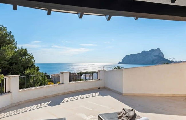Relax in Luxury at This Stunning Seaside Villa - Photo 47