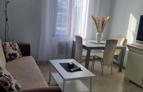 Jolie F2-5mn de l'aéroport d'Orly parking privé gratuit - Foto 1