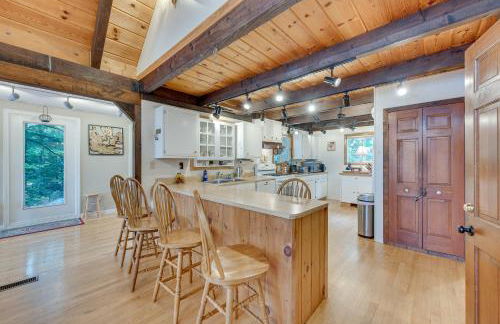 Waterfront Lake Arrowhead Cabin with Dock and Fire Pit - Foto 3